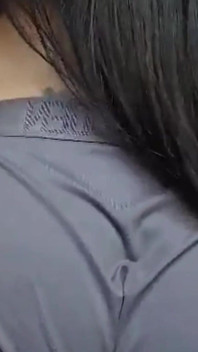 โอ้ ฉันท้องเฟ้อมากเลยช่วงนี้ คิดว่าฉันอัดเสียงผายลมมากกว่าอะไรที่นี่ ประมาณ 30 ครั้งให้ฟังนะ ฮิ ฮิ ฮิ...
