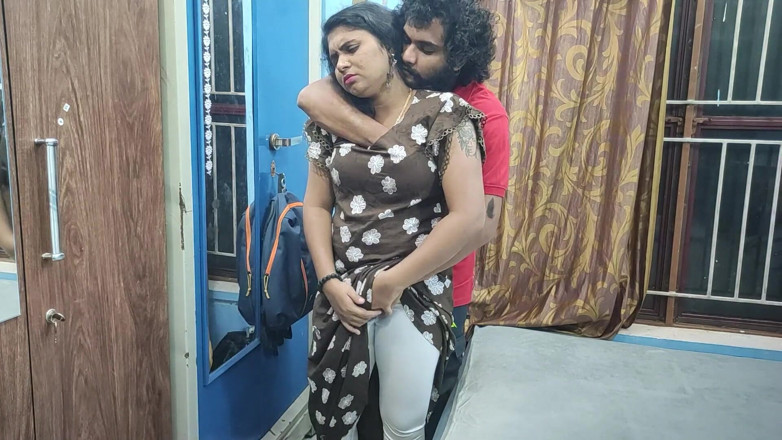 Vaigavarun45: Chico seduce a su compañera de trabajo y en el...