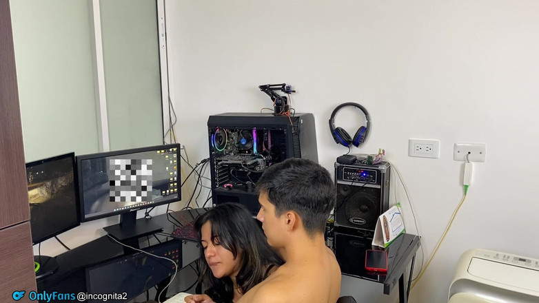 Incognita XXX: Závislá na videohře a já jsem závislý na šukání