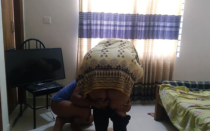 Aria Mia: Wanita seksi ini pengen banget ngentot sama montok tv sambil...