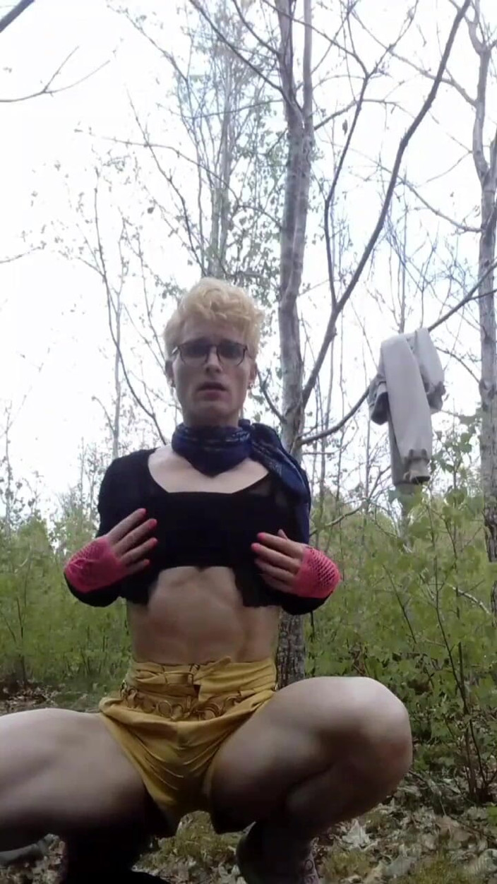 Sissy Cindy Slut: Sissy Whiteboi Jes, Gode Dans Un Parc Public