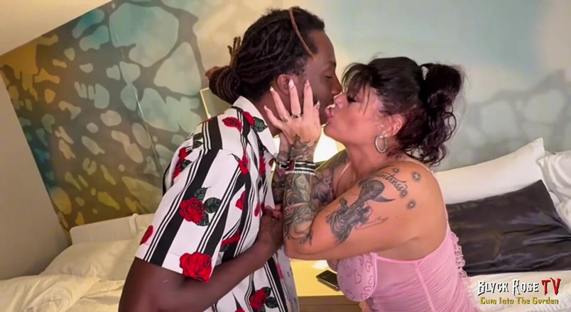 Blvck Rose TV: O Sonho de Uma Esposa Gostosa: Fodendo Hollee Huntress