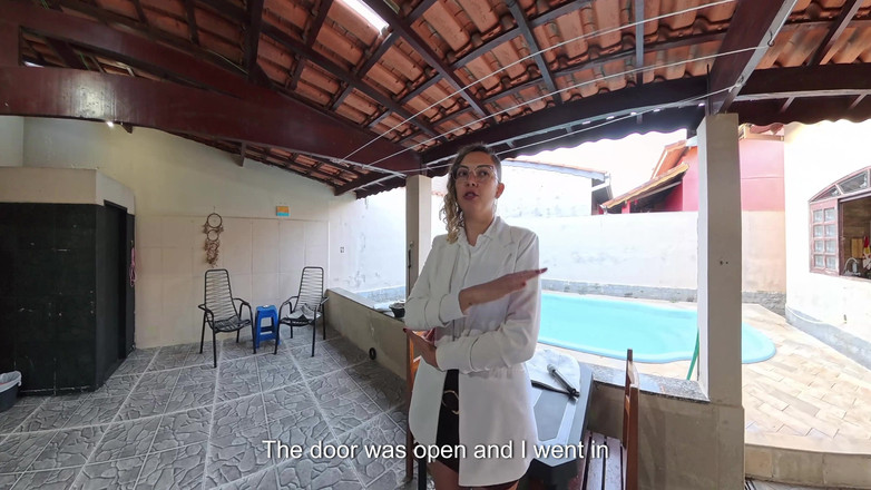 Victor SweetCoupleStories: Phóng viên cởi trần sau khi bị bắt gặp đột nhập...