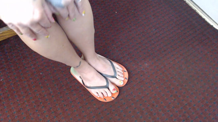 Abby Anna: Owocowe klapki toes butplay