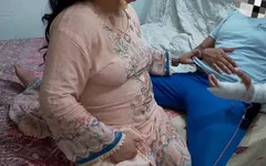 Mẹ kế bị quấy rầy bởi hành động của con trai riêng
