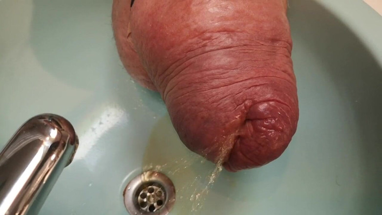 Monster_Meat_: Kencing raksasa seperti fontein