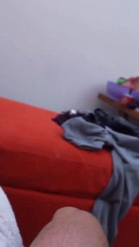Minha madrasta está sempre pronta para abrir as bochechas da bunda!
