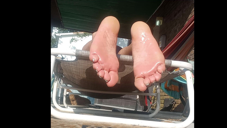 Midsouth Foot Fetish: Meine öligen sohlen zum wichsen sind auch zu kommen und mir...