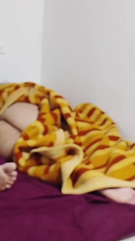 Moje nevlastní dcera měla venku zadek, já jsem mu podal penis