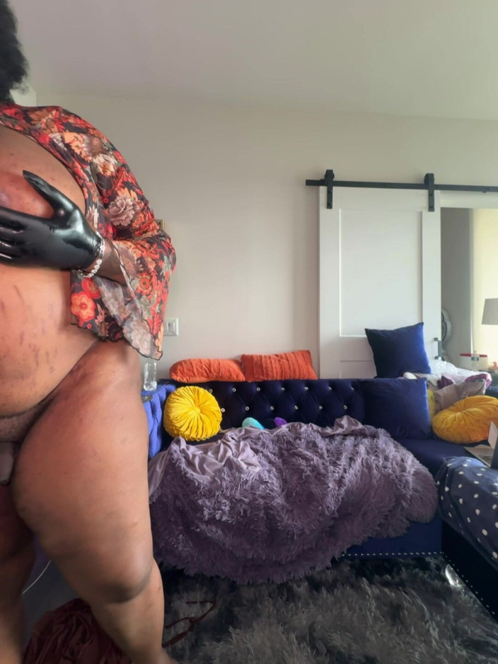 patravontesse: Foxxxy cleopatra bare strok uski bibidi