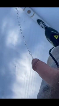 Pissing During a Nordic Ski Session