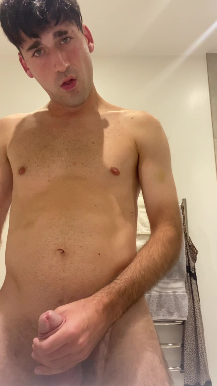 HornyDom: Kåt rak kille onanerar sin tjocka kuk och äter sin egen...