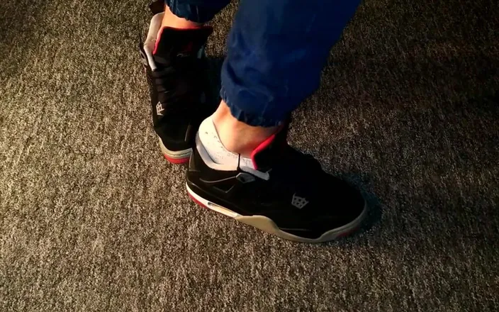Sneakersmax98: Sneakers Play and Cum Jordan Retro Iv