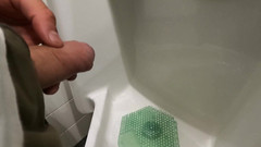 Russie Goodboy: Peeing ve společnosti Urinal