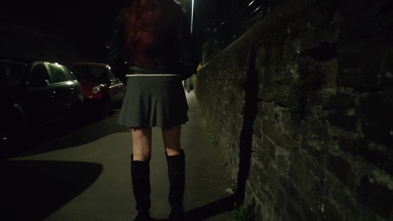The Midnight Minx: Crossdresser goza em estrada movimentada
