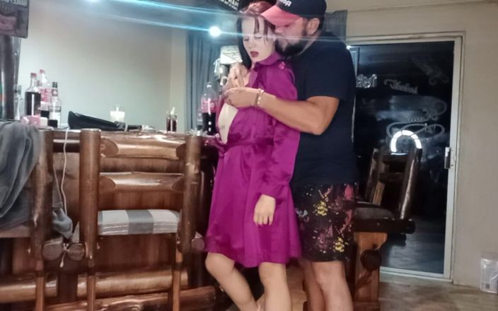 Prettypoison: सौतेला पापा मेरी तंग 19 साल की चूत को चोद रहा है
