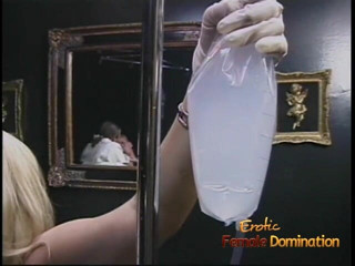 Erotic Female Domination: MiLF mistress tormenta il cazzo dello schiavo