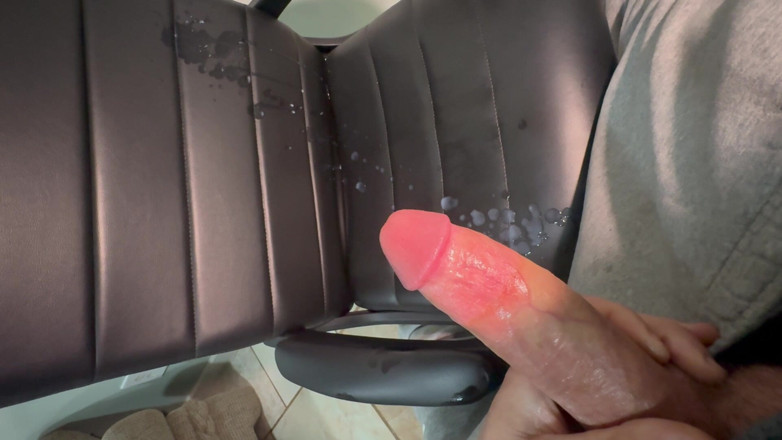 Thehardbwc: Powerful Cumshot After Edging and Moaning