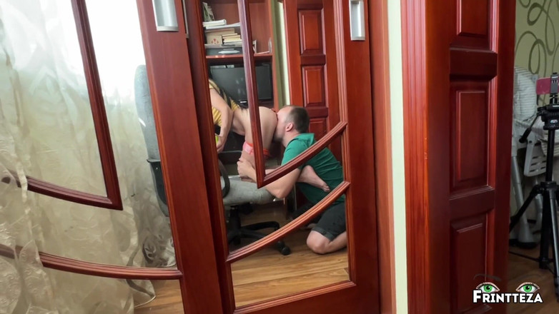 Frintteza: Styvson lovade att hjälpa styvmamma med datorn efter creampie i...