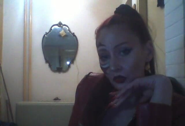 Dominatrix Redsonyja: Kleiner penis demütigung und körperfarbe