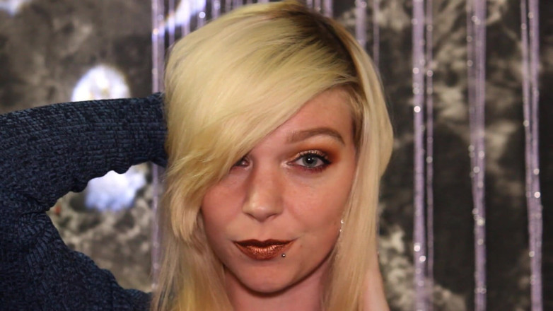 GamerGirlRoxy: Sborra sulle mie labbra metaliche: sei carichi