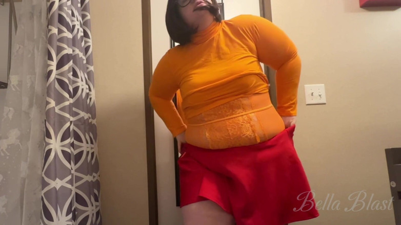 BellaBlast: Velmas Scooby Snack Stuffed Belly