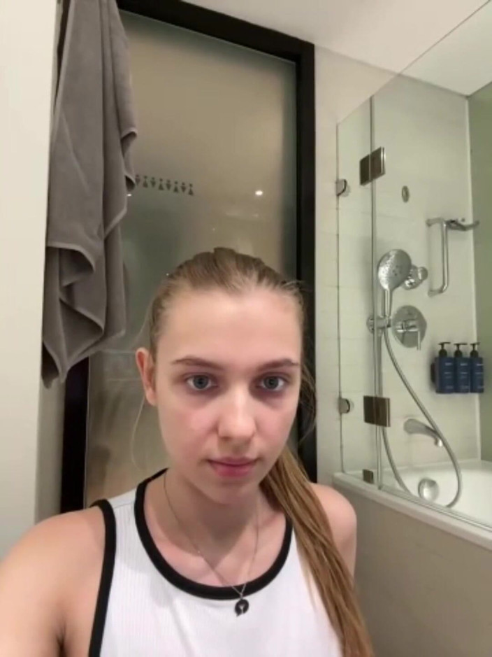 JuiceLussie: Fucking in the Hotel