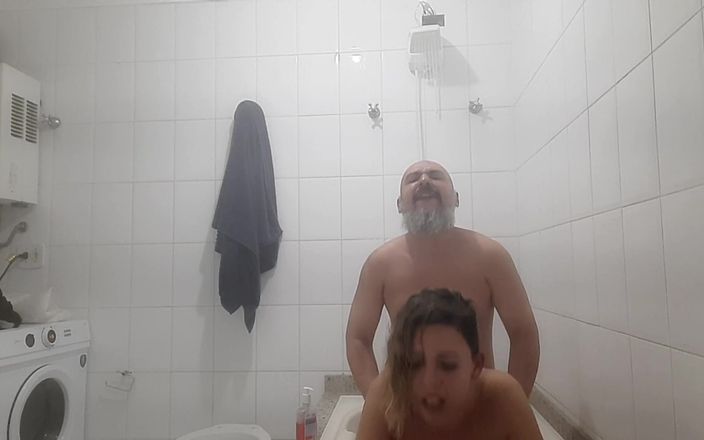 Victor SweetCoupleStories: Sexo real de una pareja amateur en el baño