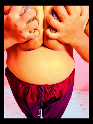 Nazmabd: Buah dada besar berusia 25 tahun menunjukkan dan pantat besar