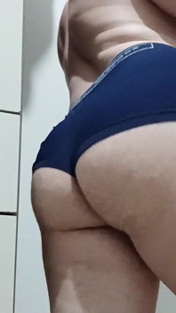 Look Like My Ass Shaking Loves