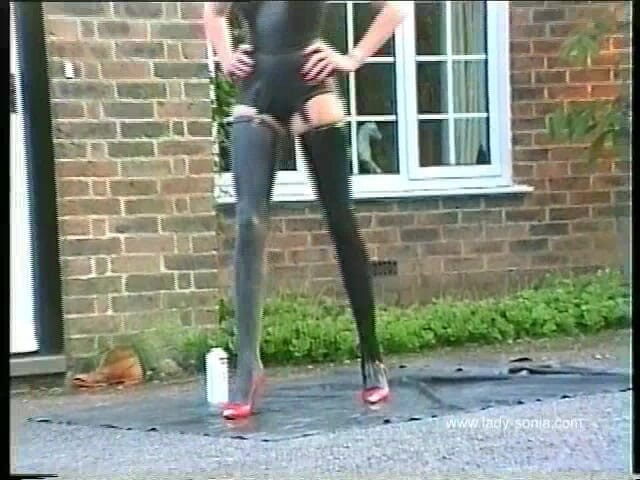Lady Sonia: Rubber in Mayfield
