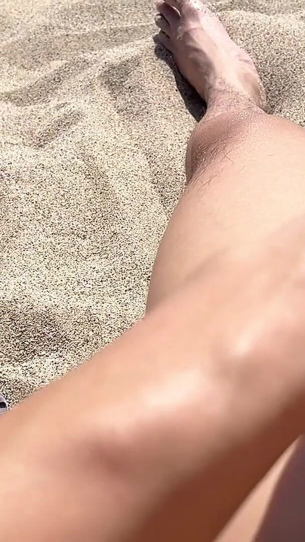 Lissa Brown: Fans spionieren mich aus, während ich ihm an einem öffentlichen Nudistenstrand...