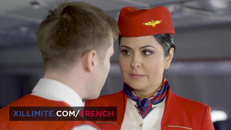 French girls at work: Stomende tussenstop met het cabinepersoneel