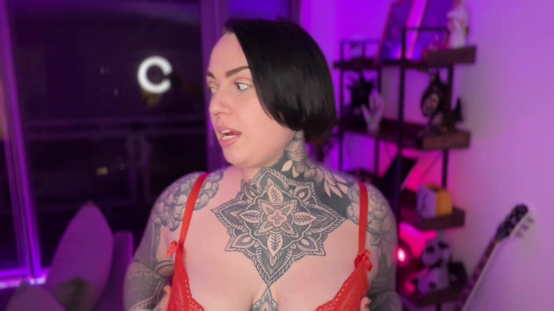 Miss Valentina: Bekas teman wanita memeras ugut fantasi