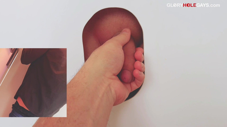 GLORYHOLEGAYS: Bất ngờ trong giờ nghỉ trưa - bạn sẽ không tin...