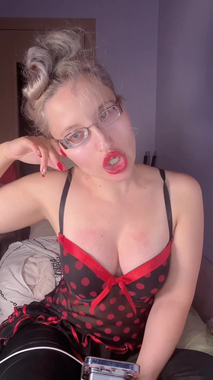 FinDom Goaldigger: Nu te poți opri gândindu-te la Goldigger Findom