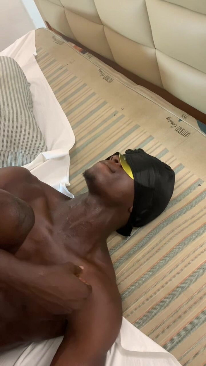 Bossass: Îi place cum îl fut atât de tare