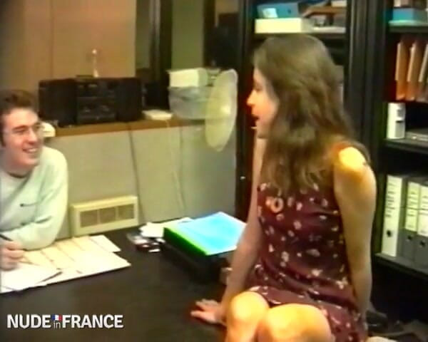 La France a Poil: Michaelle, 빨고 싶어하는 20살!