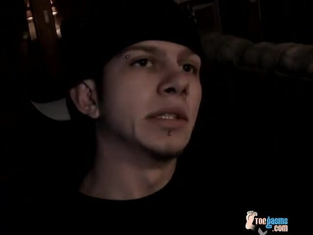 Toegasms: Picior cast pentru Poor Evan