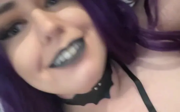 KinkyKatie: Okay...one of My Kinks Is Definitely Flashing It Feels so...