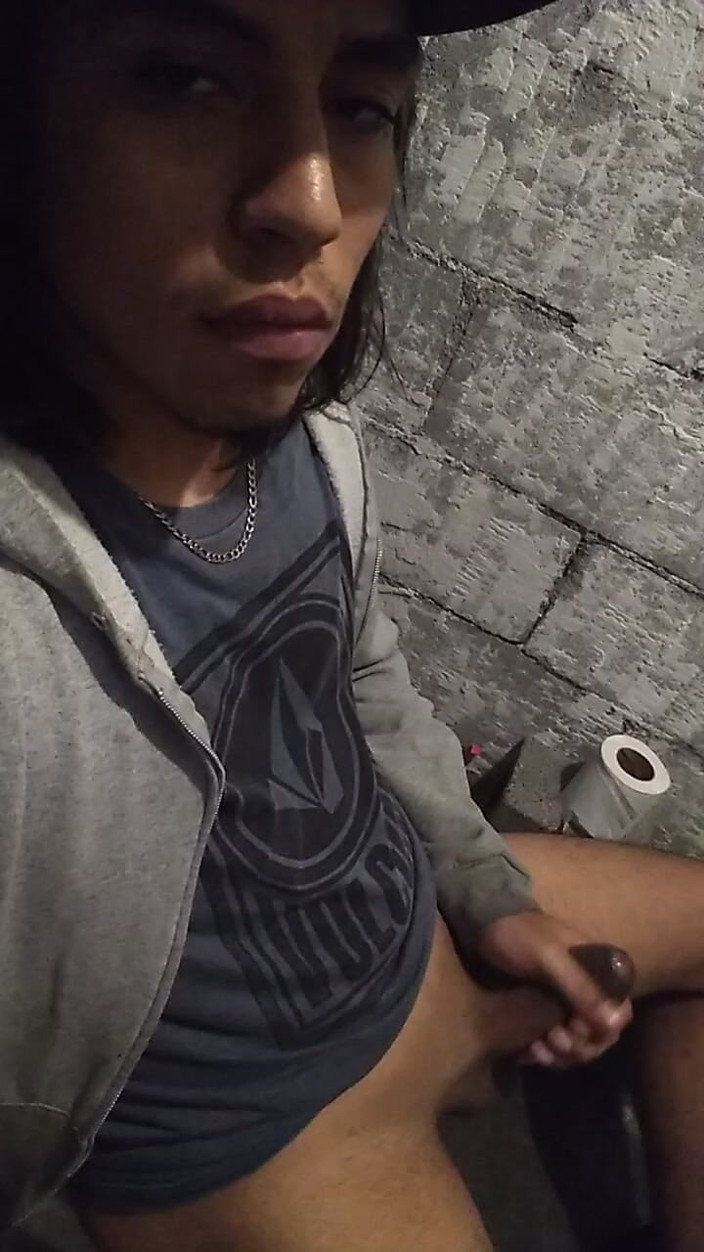 AlexAlejandro13: अपने हाथ से मेरा हाथ ब्रश करो