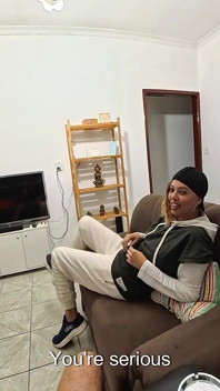 Lesbická sousedka si vzala ptáka v její kundičce, dokud se nevystříká.
