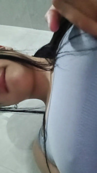 Yulieth Reveals Fierce Big Tits Temptation