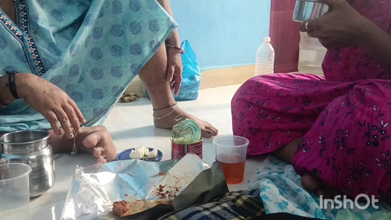 Reshma hot: Having Lunch Together