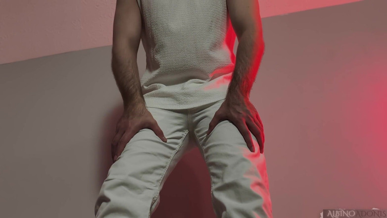 AlbinoAdonis: 1080p - Implorar. Fique negado. Albino Adonis