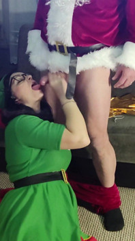 Sexy Hot Mature MILF Suck Fat Santa Cock