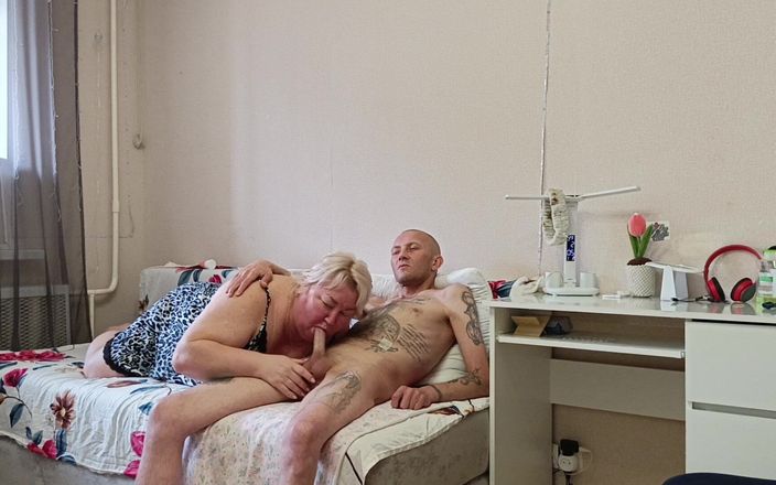 Zona901: Schwiegermutter lutscht schwanz und bekommt sperma in ihren hals