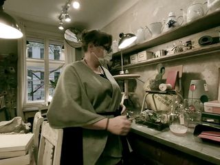 Mistress April: Dominatrix sahibe April - hücre 45 Nisan hapishanesi, bölüm 1