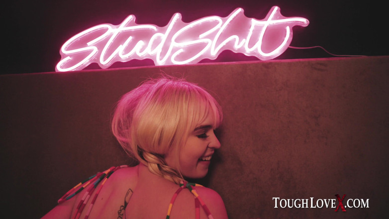 ToughLoveX: TOUGHLOVEX Third wheel with blonde spinner Lilly Bell