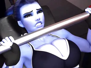 Widowmaker soulève des poids, mais se fait interrompre